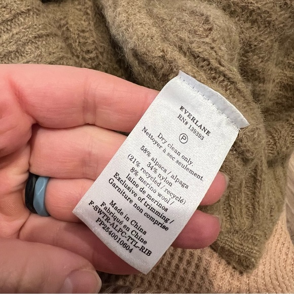 EVERLANE The Alpaca Oversized Ribbed Turtleneck Sweater - Picture 11 of 12